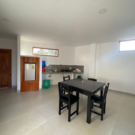Penguin House Hotell Puerto Villamil Eksteriør bilde
