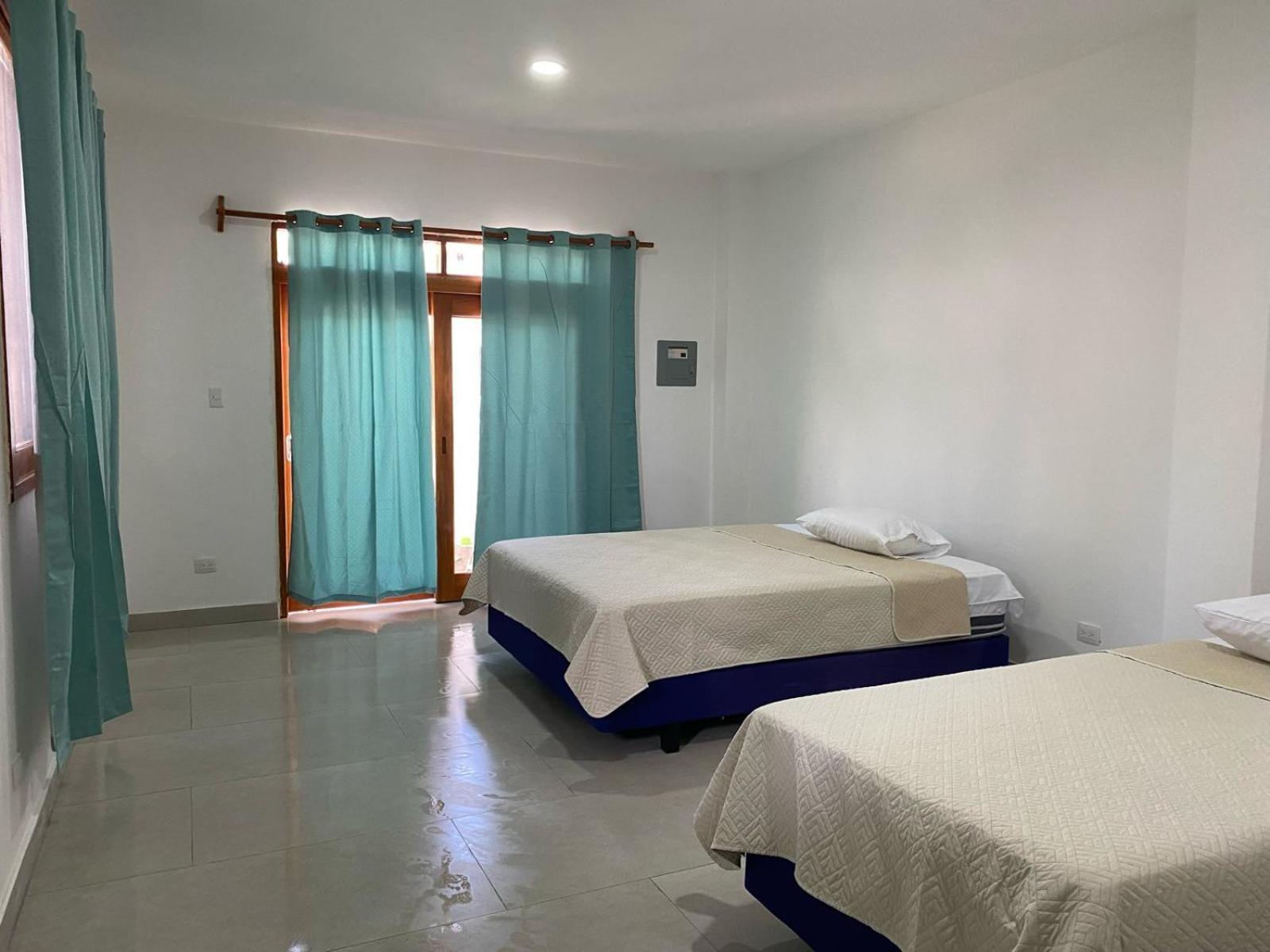 Penguin House Hotell Puerto Villamil Eksteriør bilde