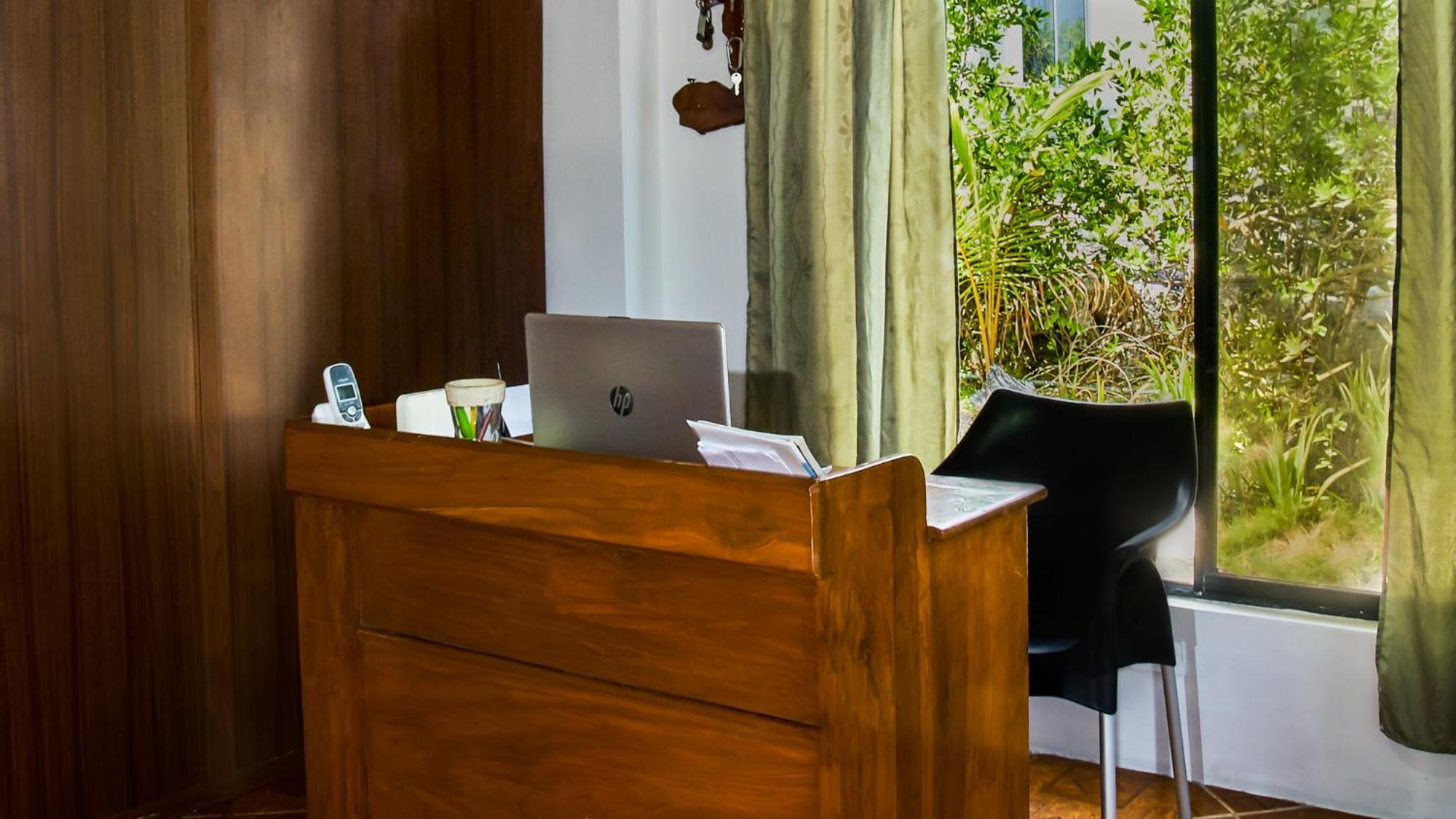 Penguin House Hotell Puerto Villamil Eksteriør bilde