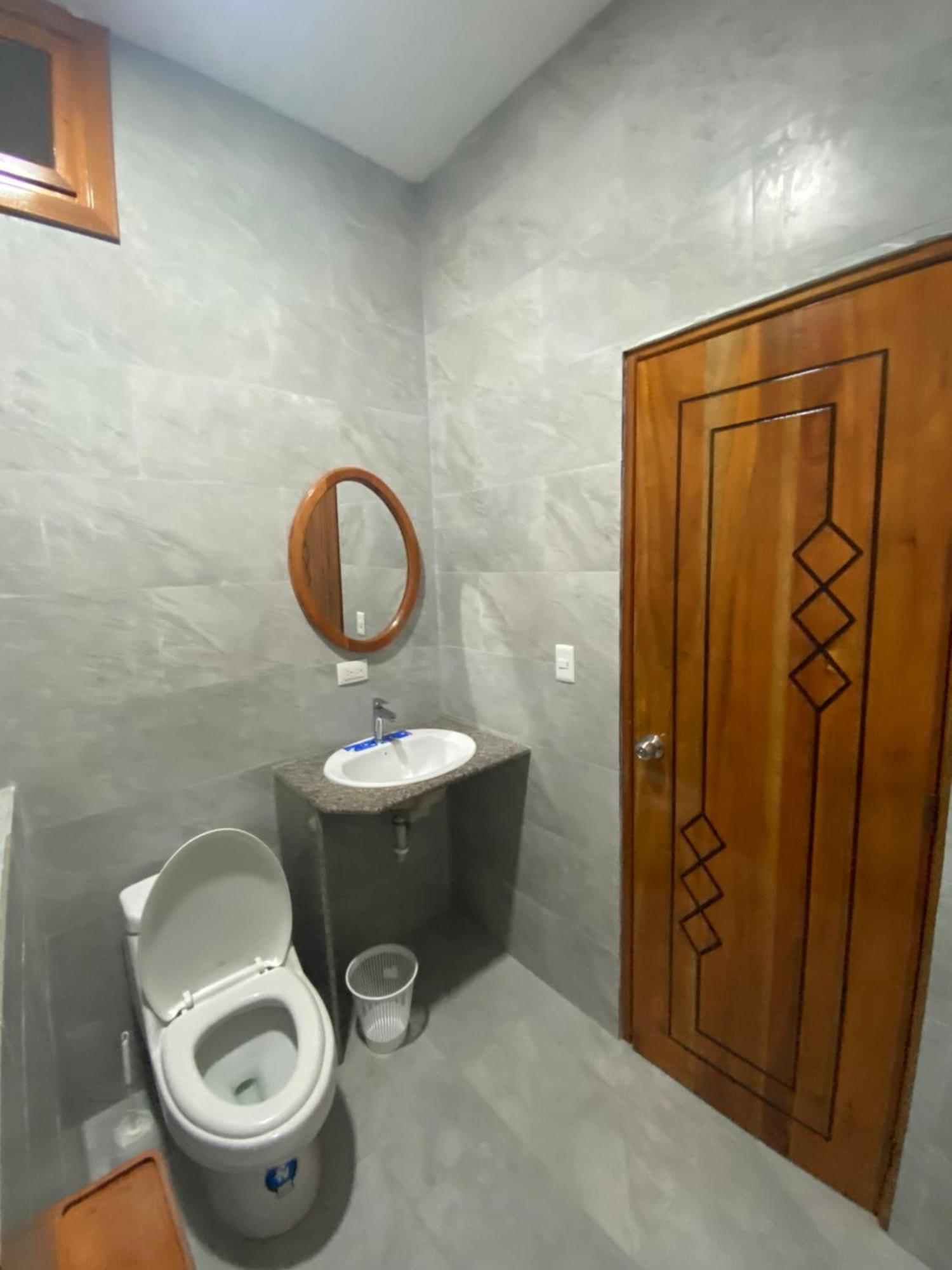 Penguin House Hotell Puerto Villamil Eksteriør bilde