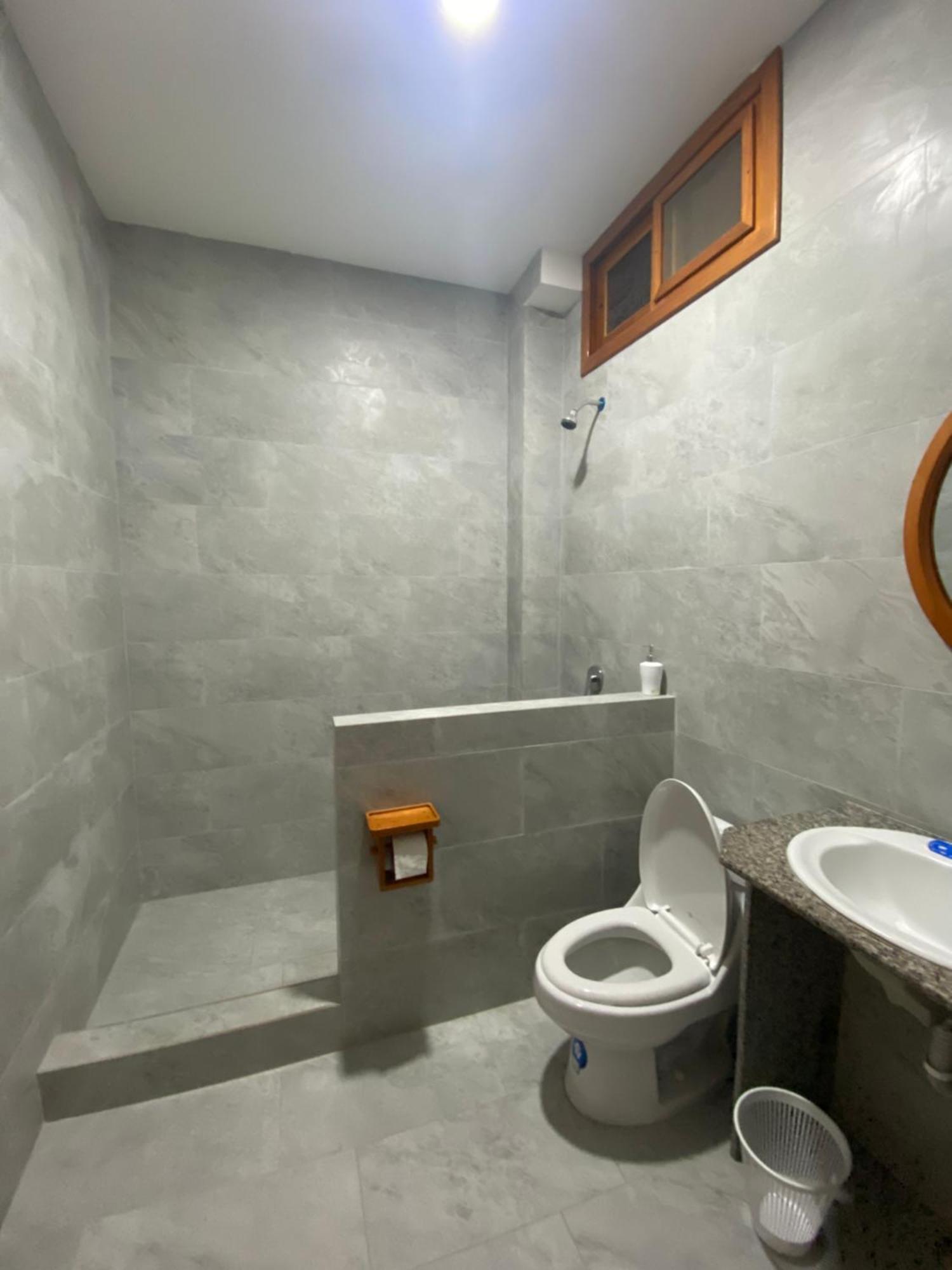 Penguin House Hotell Puerto Villamil Eksteriør bilde